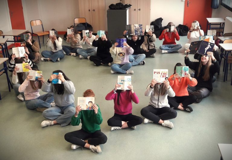 Lecture en coeur au lycée Maupertuis