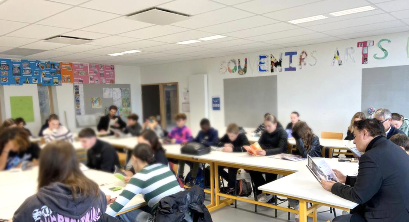  Le recteur a participé à ce moment de lecture à Bégard, au collège François Clech, rejoignant ainsi personnels et élèves dans ce temps de lecture silencieuse.