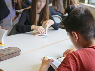 Des élèves en atelier lecture