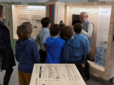 Des élèves de l'académie participent à l'exposition à la tournée du climat et de la biodiversité